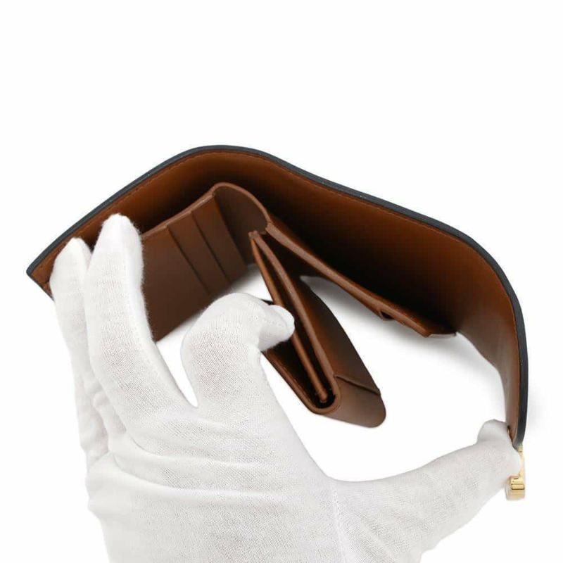 セリーヌ 三つ折り財布 トリオンフ スモールフラップ ウォレット 10D782CQH.04LU CELINE