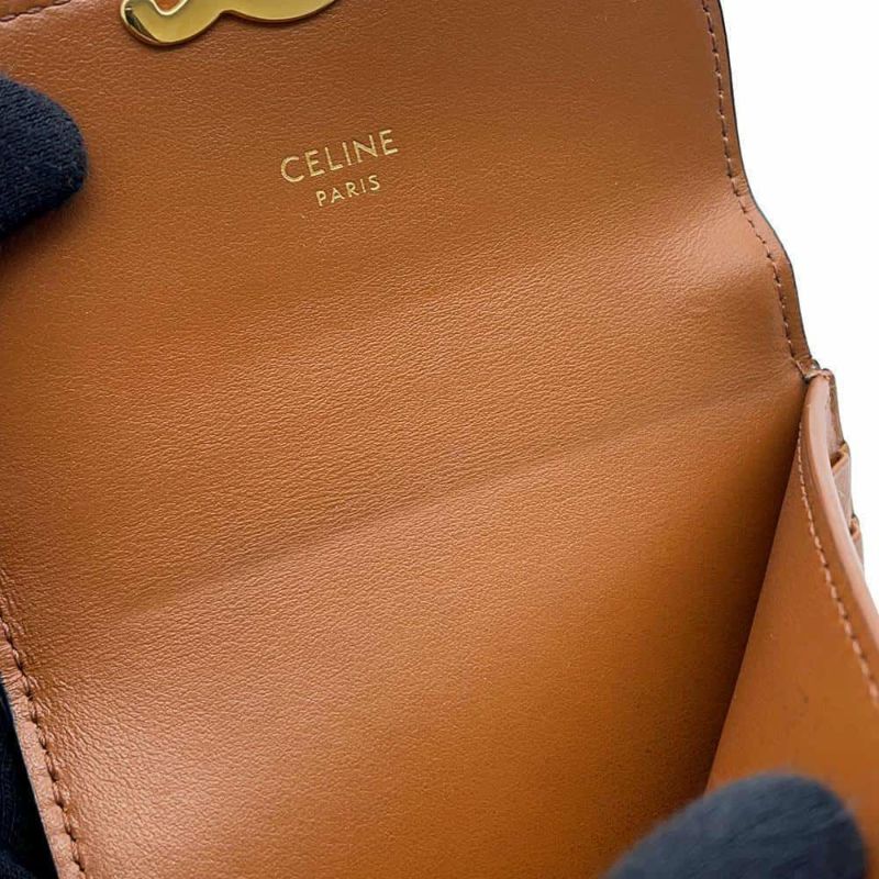 セリーヌ 三つ折り財布 トリオンフ スモールフラップ ウォレット 10D782CQH.04LU CELINE