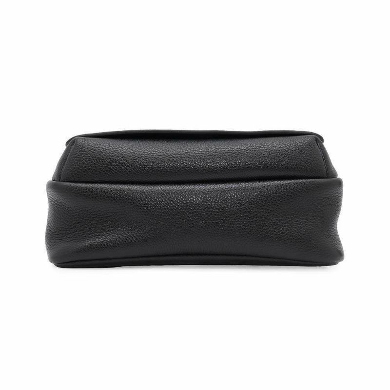 ロエベ ショルダーバッグ ペブル メッセンジャーバッグ XS サプルグレインカーフ BANBA73X01 LOEWE メンズ 黒