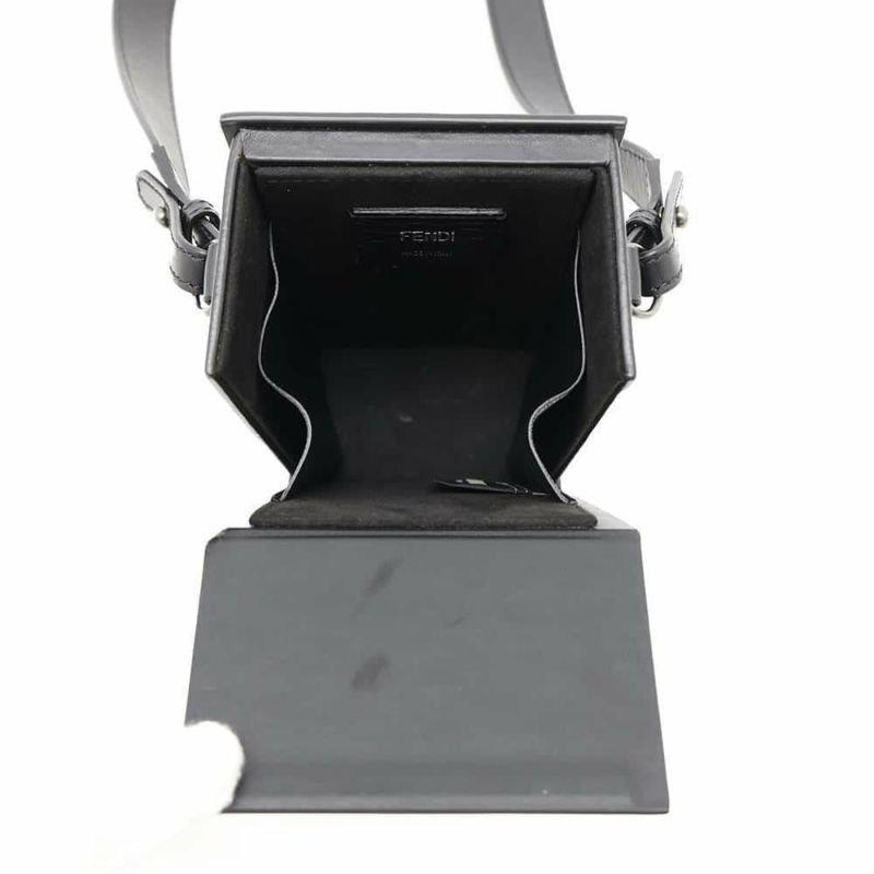 フェンディ ショルダーバッグ 縦型ボックス レザー 7VA519 FENDI 黒