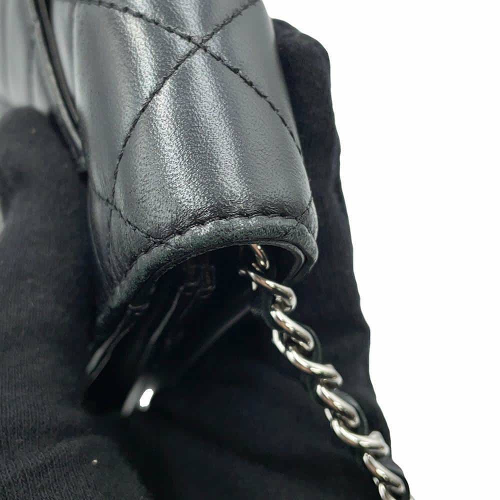 シャネル チェーンウォレット クラシック マトラッセ ココマーク ラムスキン AP0250 CHANEL 財布 黒