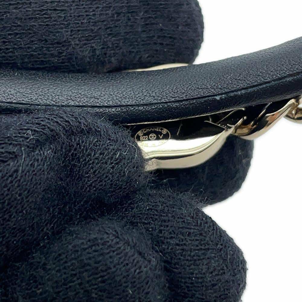 シャネル カチューシャ ココマーク チェーン ターンロック レザー B22V AB6143 CHANEL ヘアアクセサリー 黒