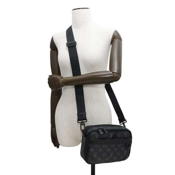 ルイヴィトン ショルダーバッグ モノグラム・エクリプス アルファ・メッセンジャー M46955 ヴィトン ブラック 黒