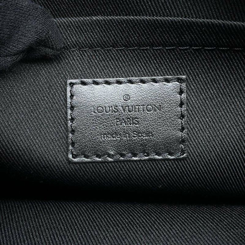 ルイヴィトン ショルダーバッグ モノグラム・エクリプス アルファ・メッセンジャー M46955 ヴィトン ブラック 黒