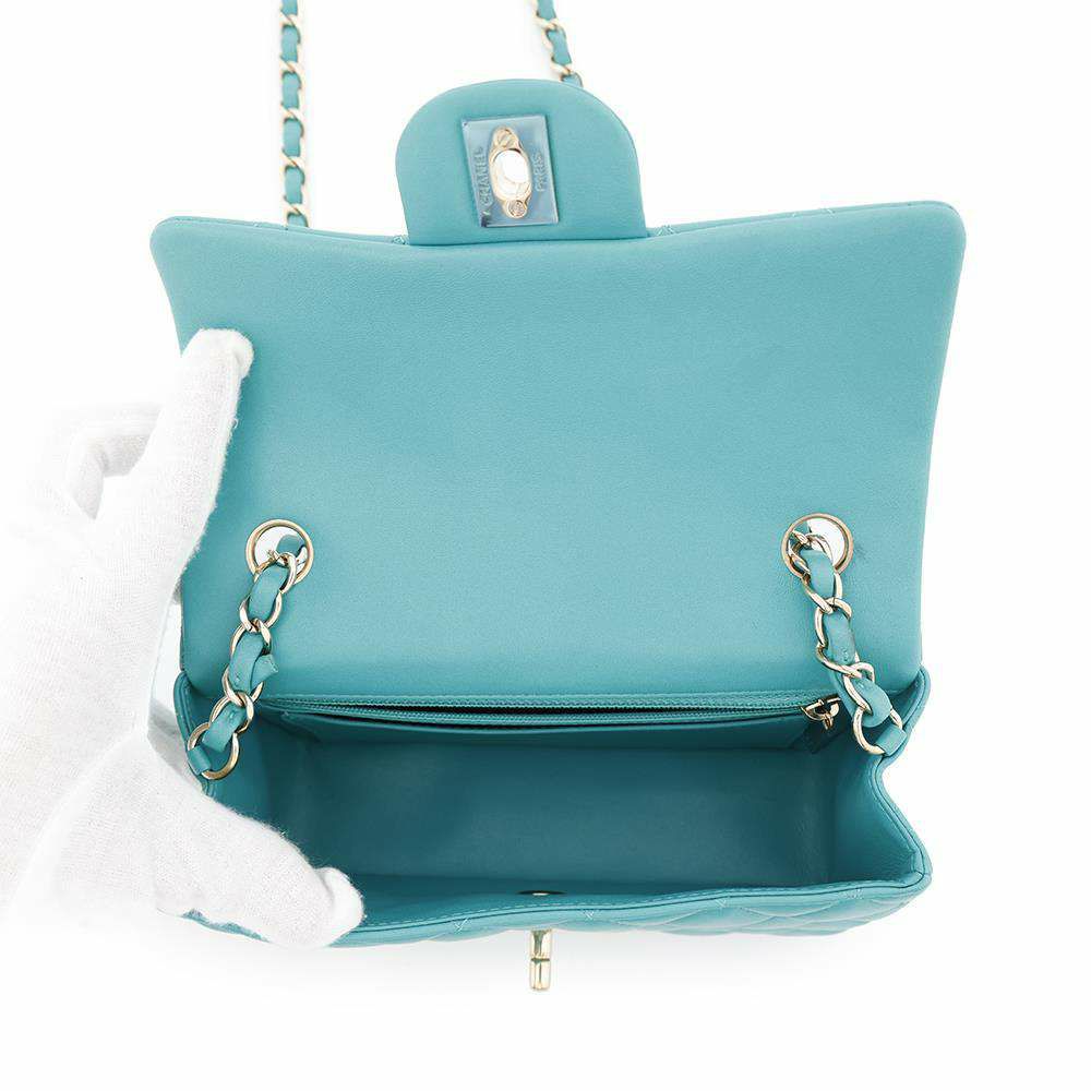 シャネル チェーンショルダーバッグ ココマーク マトラッセ 20 ラムスキン A69900 CHANEL ミニ フラップ