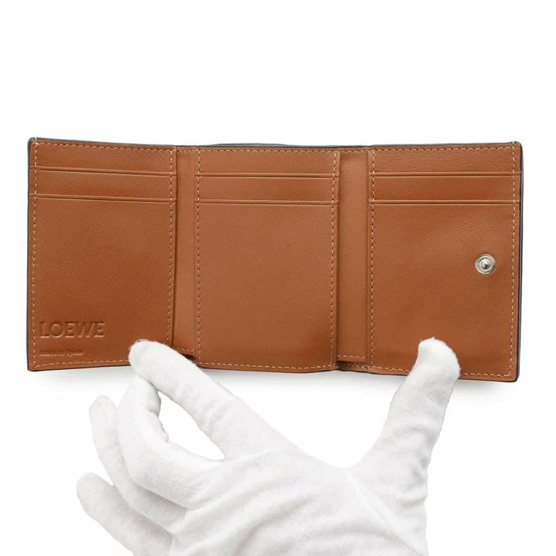 ロエベ 三つ折り財布 アナグラム トライフォールド グレインカーフレザー C821TR2X02 LOEWE 財布