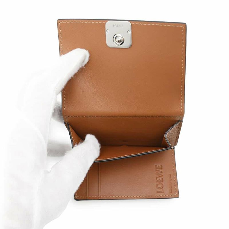 ロエベ 三つ折り財布 アナグラム トライフォールド グレインカーフレザー C821TR2X02 LOEWE 財布