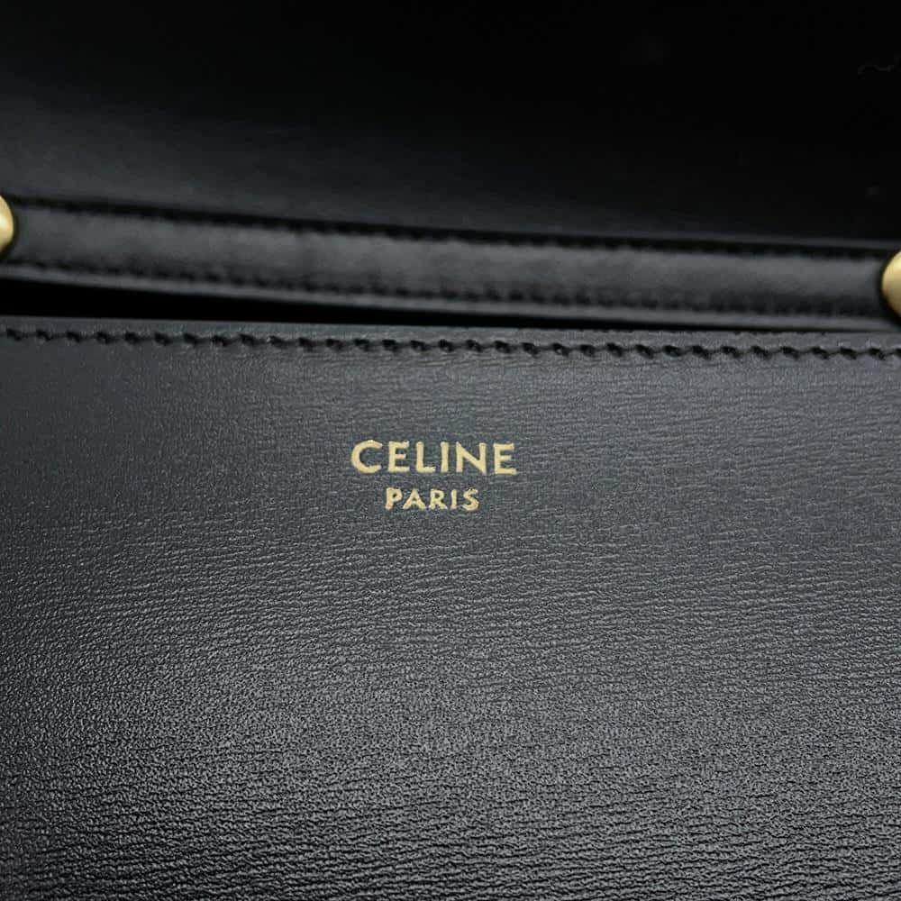 セリーヌ チェーンウォレット トリオンフ シャイニーカーフレザー 10L033DPV CELINE 黒