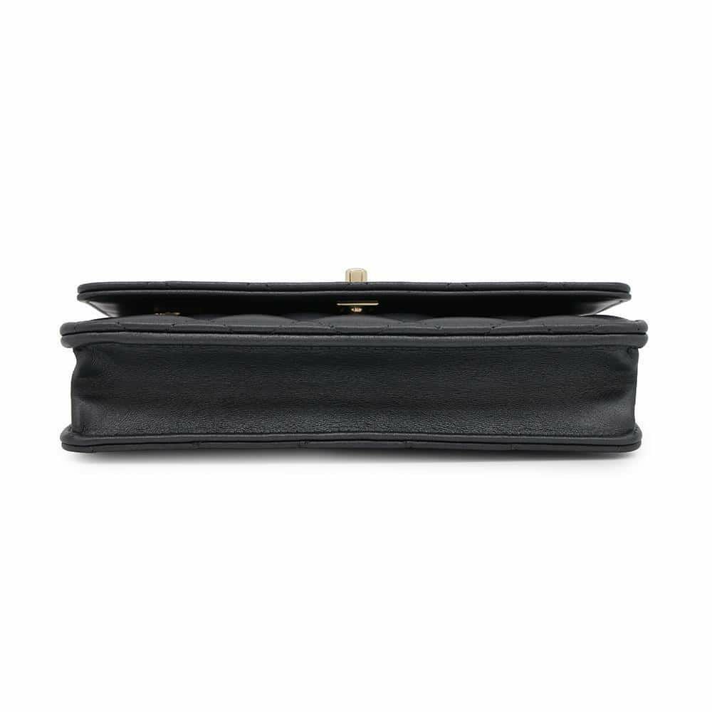シャネル チェーンウォレット マトラッセ ココマーク パーリーラムスキン AP4537 CHANEL 黒