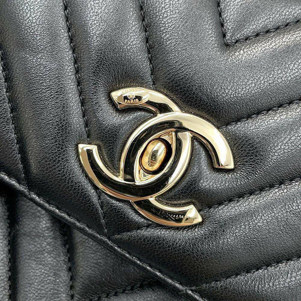 シャネル チェーンショルダーバッグ トレンディCC シェブロン ココマーク ラムスキン CHANEL Vステッチ 黒 ワンショルダー