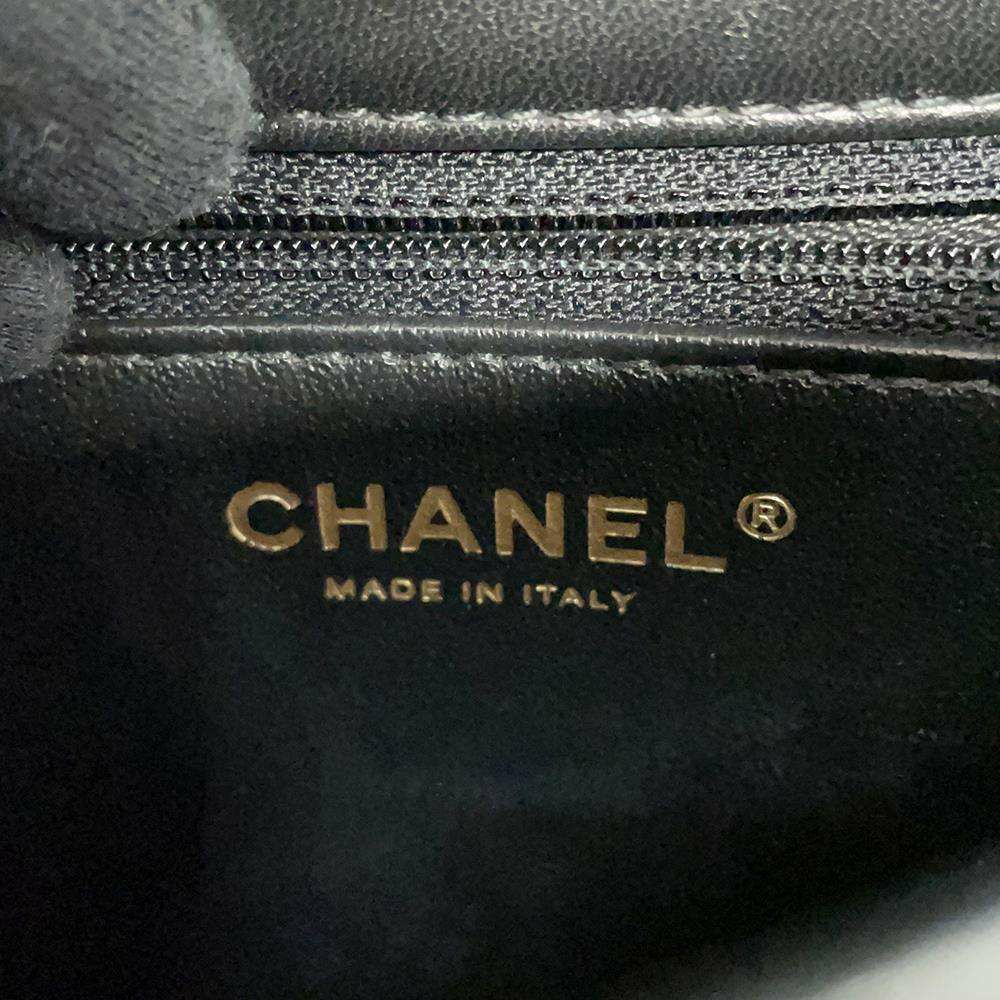 シャネル チェーンショルダーバッグ トレンディCC シェブロン ココマーク ラムスキン CHANEL Vステッチ 黒 ワンショルダー