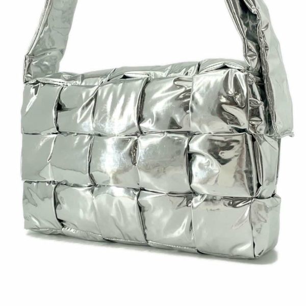 ボッテガヴェネタ ショルダーバッグ イントレチャート カセット メタリックエフェクト パテント 701349 BOTTEGA VENETA