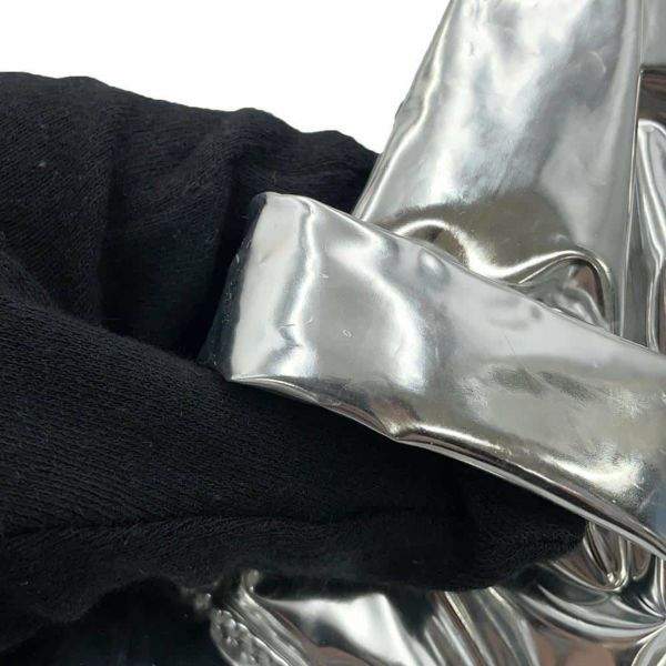 ボッテガヴェネタ ショルダーバッグ イントレチャート カセット メタリックエフェクト パテント 701349 BOTTEGA VENETA