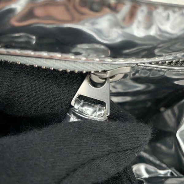 ボッテガヴェネタ ショルダーバッグ イントレチャート カセット メタリックエフェクト パテント 701349 BOTTEGA VENETA