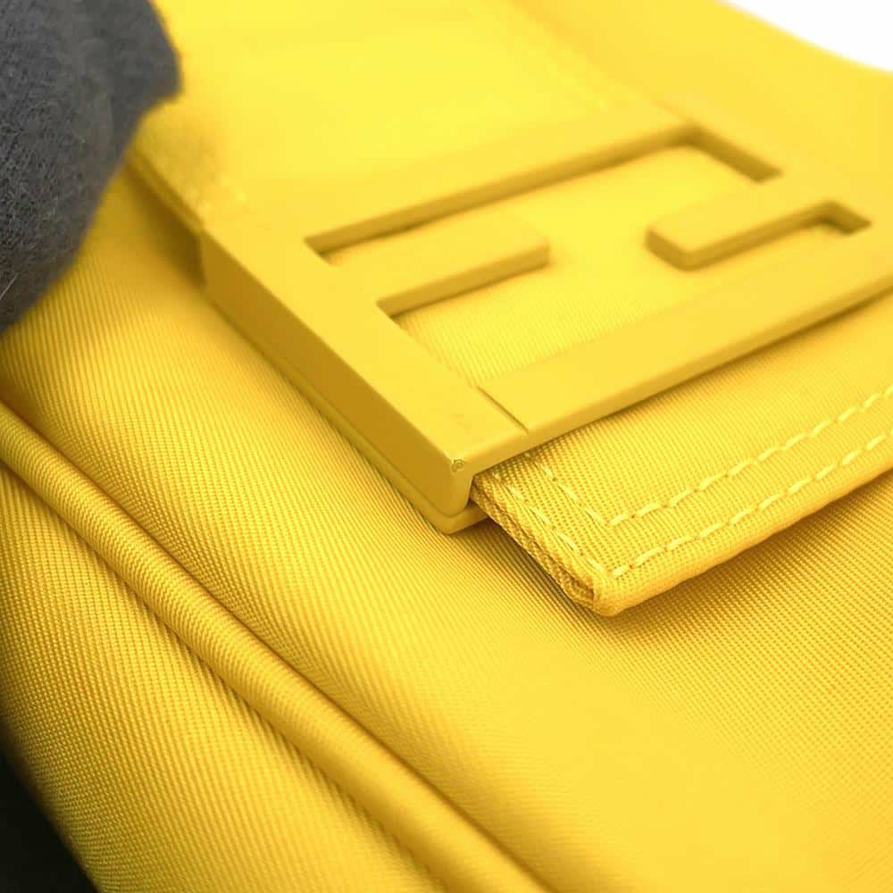 フェンディ フォンホルダー バゲット フォンポーチ ナイロン 7AS056 FENDI スマホケース