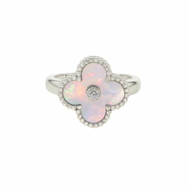 ヴァンクリーフ&アーペル リング ヴィンテージ アルハンブラ リング マザーオブパール ダイヤ 1P 0.05ct K18WG サイズ52 VCARF48900