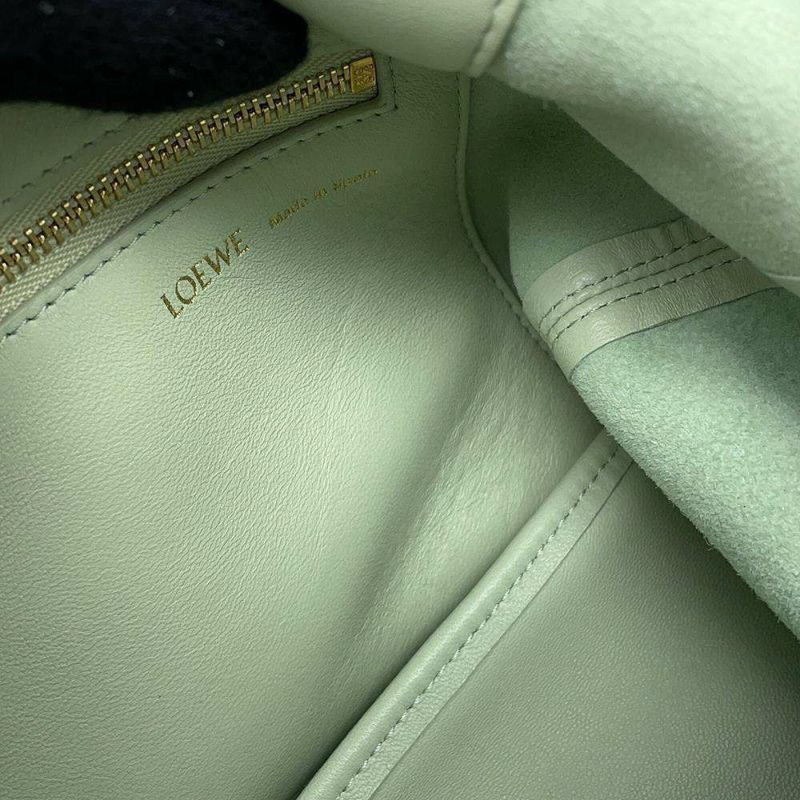 ロエベ ショルダーバッグ スクイーズ スモール A914NCHX01 LOEWE バッグ