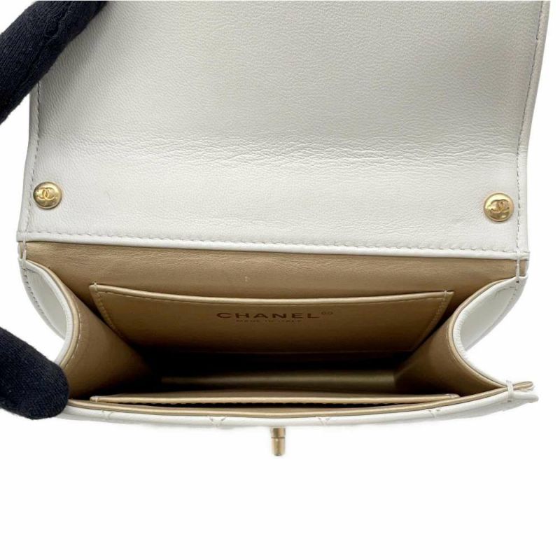 シャネル チェーンショルダーバッグ マトラッセ ココマーク フェイクパール ゴートスキン AS0584 CHANEL フラップバッグ 白