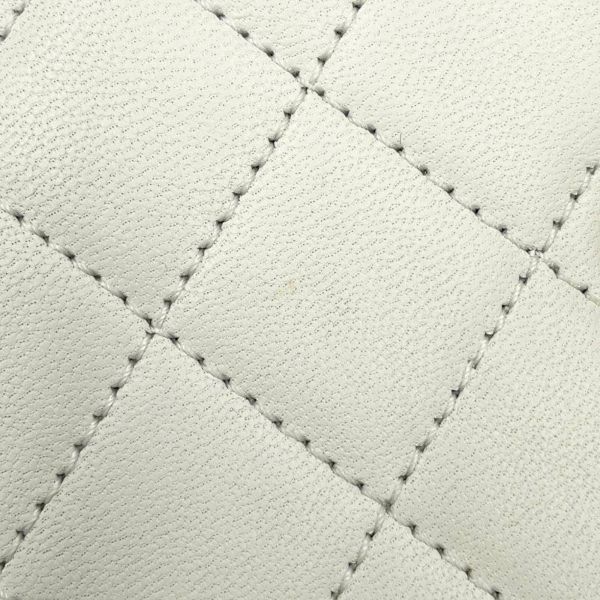 シャネル チェーンショルダーバッグ マトラッセ ココマーク フェイクパール ゴートスキン AS0584 CHANEL フラップバッグ 白