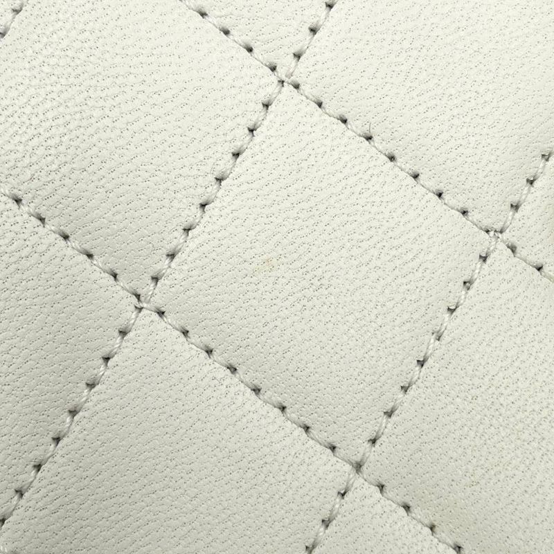 シャネル チェーンショルダーバッグ マトラッセ ココマーク フェイクパール ゴートスキン AS0584 CHANEL フラップバッグ 白