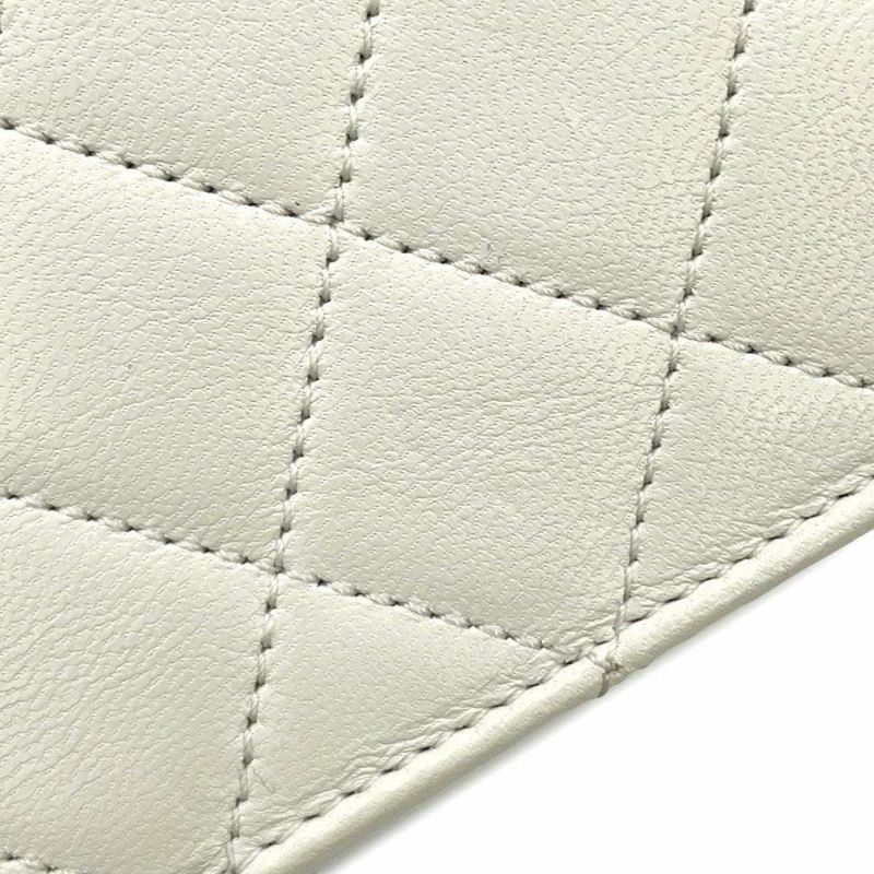 シャネル チェーンショルダーバッグ マトラッセ ココマーク フェイクパール ゴートスキン AS0584 CHANEL フラップバッグ 白