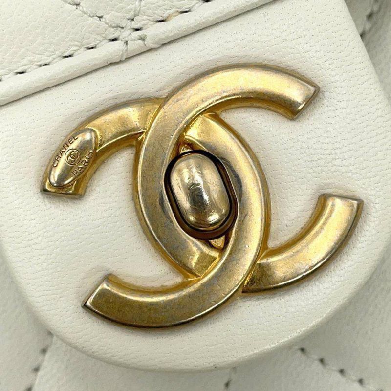 シャネル チェーンショルダーバッグ マトラッセ ココマーク フェイクパール ゴートスキン AS0584 CHANEL フラップバッグ 白