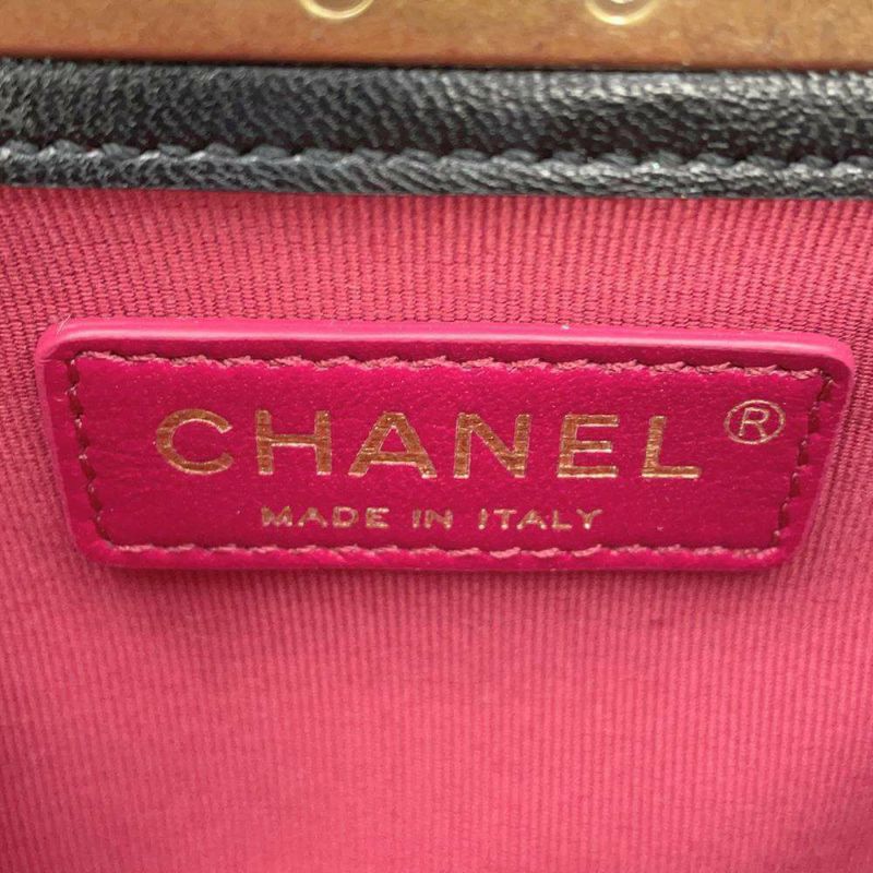 シャネル チェーンショルダーバッグ ココマーク マトラッセ ボックスバッグ ラムスキン AS2635 黒