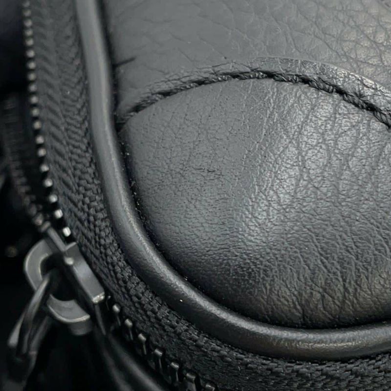 ルイヴィトン ショルダーバッグ モノグラム・シャドウ アルファ・ウェアラブルウォレット M82544 LOUIS VUITTON 黒 ブラック