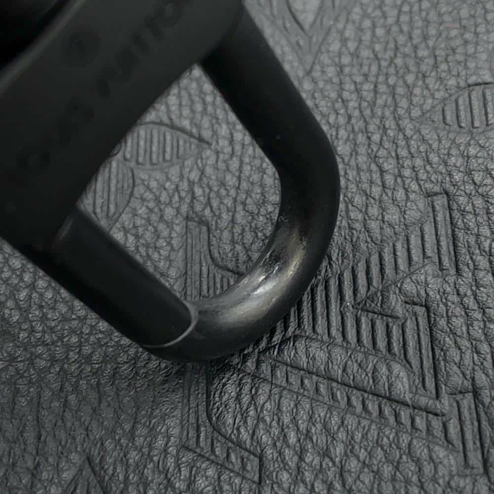 ルイヴィトン ショルダーバッグ モノグラム・シャドウ アルファ・ウェアラブルウォレット M82544 LOUIS VUITTON 黒 ブラック