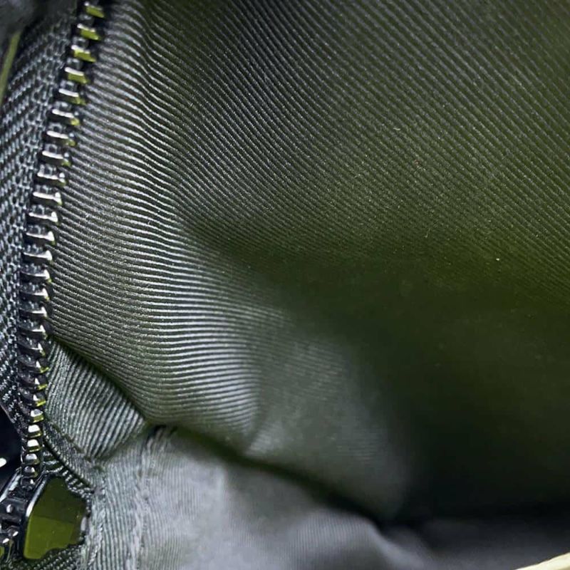 ルイヴィトン ショルダーバッグ モノグラム・マカサー クリストファー・ウエアラブルウォレット M80793 バッグ ブラック 黒