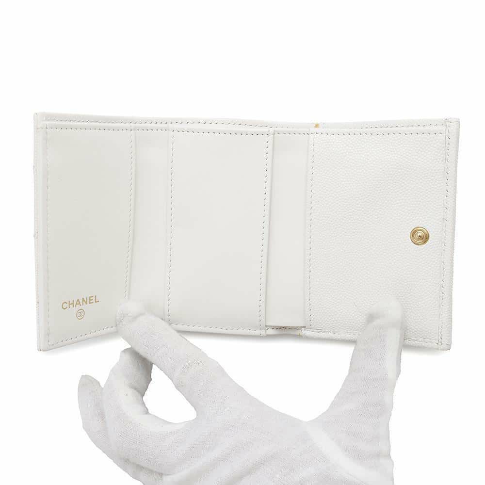 シャネル 三つ折り財布 マトラッセ スモール フラップ ウォレット トランプ キャビアスキン AP3081 財布 白