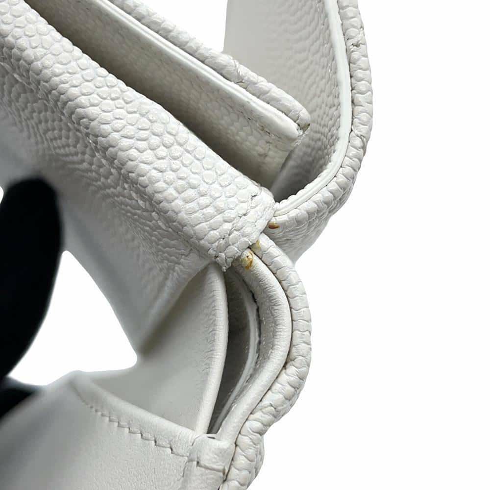 シャネル 三つ折り財布 マトラッセ スモール フラップ ウォレット トランプ キャビアスキン AP3081 財布 白