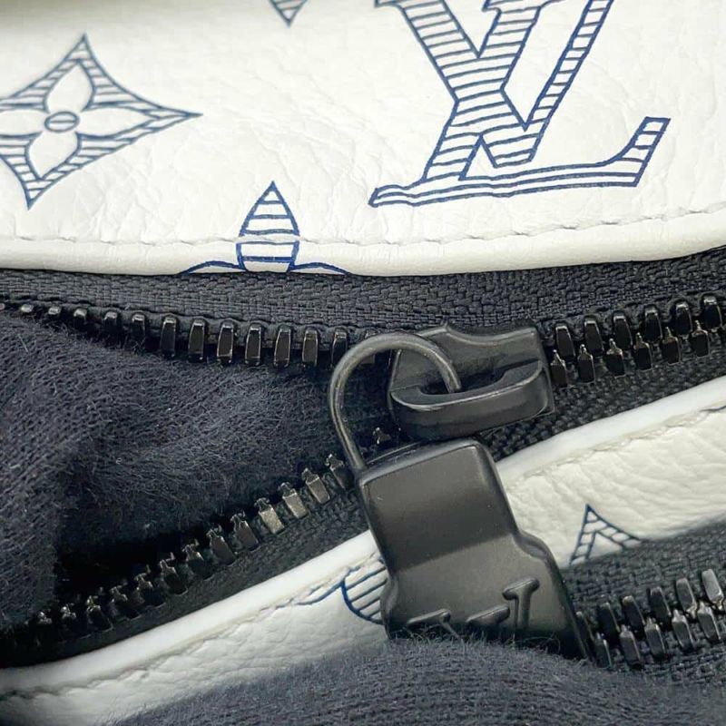 ルイヴィトン ボディバッグ モノグラム・シャドウ ラッシュ・バムバッグ M25227 LOUIS VUITTON ウエストバッグ 白