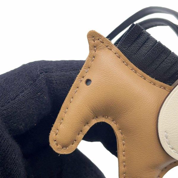 エルメス バッグチャーム ロデオPM ペガサス チャイ/ナタ/ブラック ラムスキン Z刻印