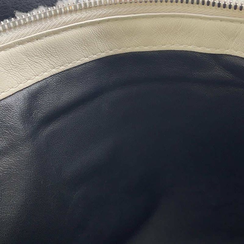 バレンシアガ クラッチバッグ ロゴ シアリング ムートン 492681 BALENCIAGA バッグ 白