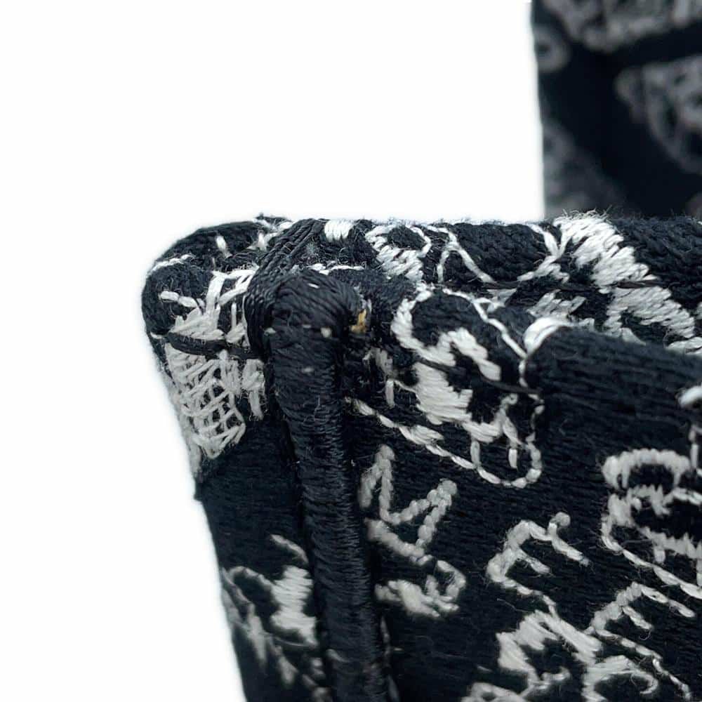 クリスチャン・ディオール トートバッグ ブックトート プラン ドゥ パリ ミディアム M1296ZOMP_M46I 黒 白