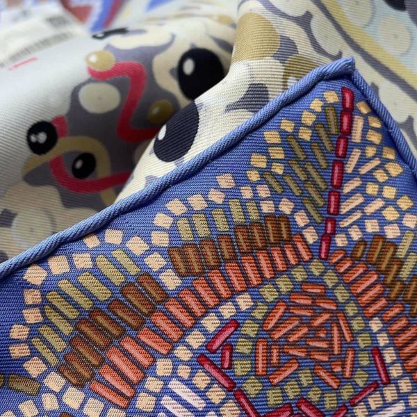 未使用品 HERMES エルメス カレ90 コスチューム・ドゥ・フェット HERMES - エルメス カレ90 コスチューム・ドゥ・フェット 新品未