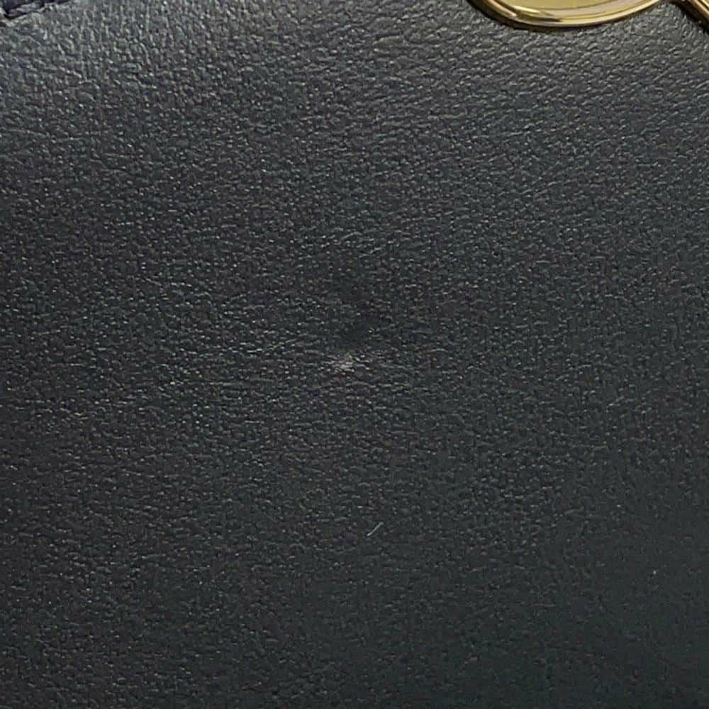 セリーヌ チェーンウォレット トリオンフ マーゴ シャイニーカーフレザー 10L033DPV CELINE 黒