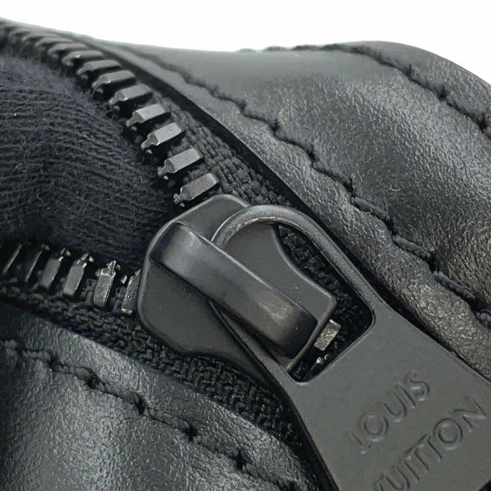 ルイヴィトン ショルダーバッグ モノグラム・マカサー トリオ・メッセンジャー M46694 LOUIS VUITTON