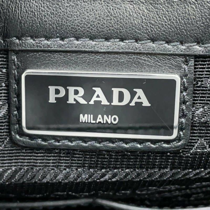 プラダ トートバッグ トライアングルロゴ サフィアーノレザー 2VG039 PRADA 黒