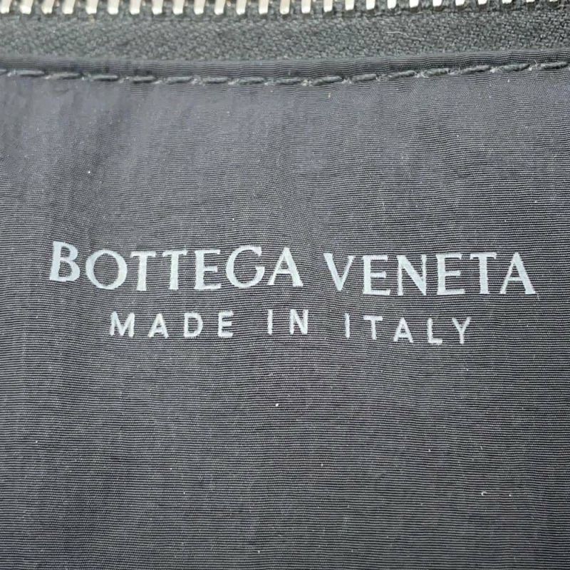 ボッテガヴェネタ ショルダーバッグ パデッド テック カセット ミディアム ナイロン 749878 BOTTEGA VENETA 黒
