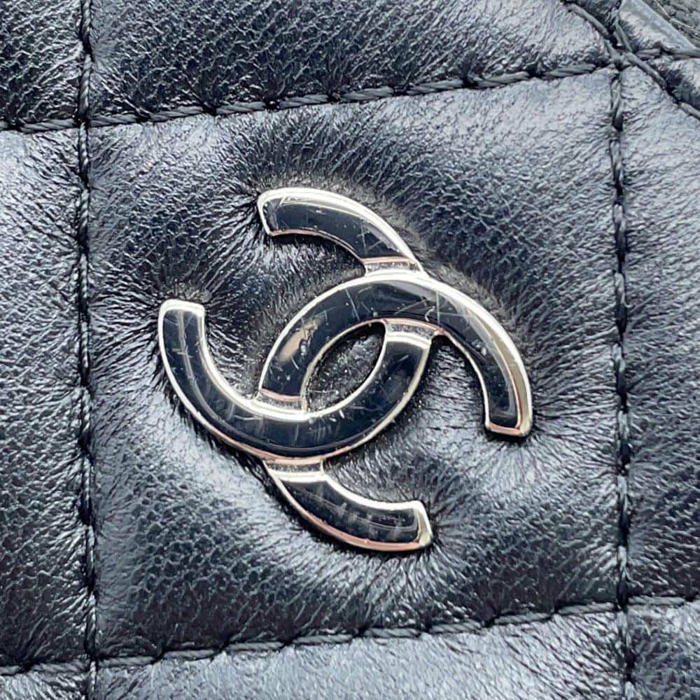 シャネル チェーンウォレット ココマーク マトラッセ ラムスキン A82527 CHANEL ポシェット 財布 黒