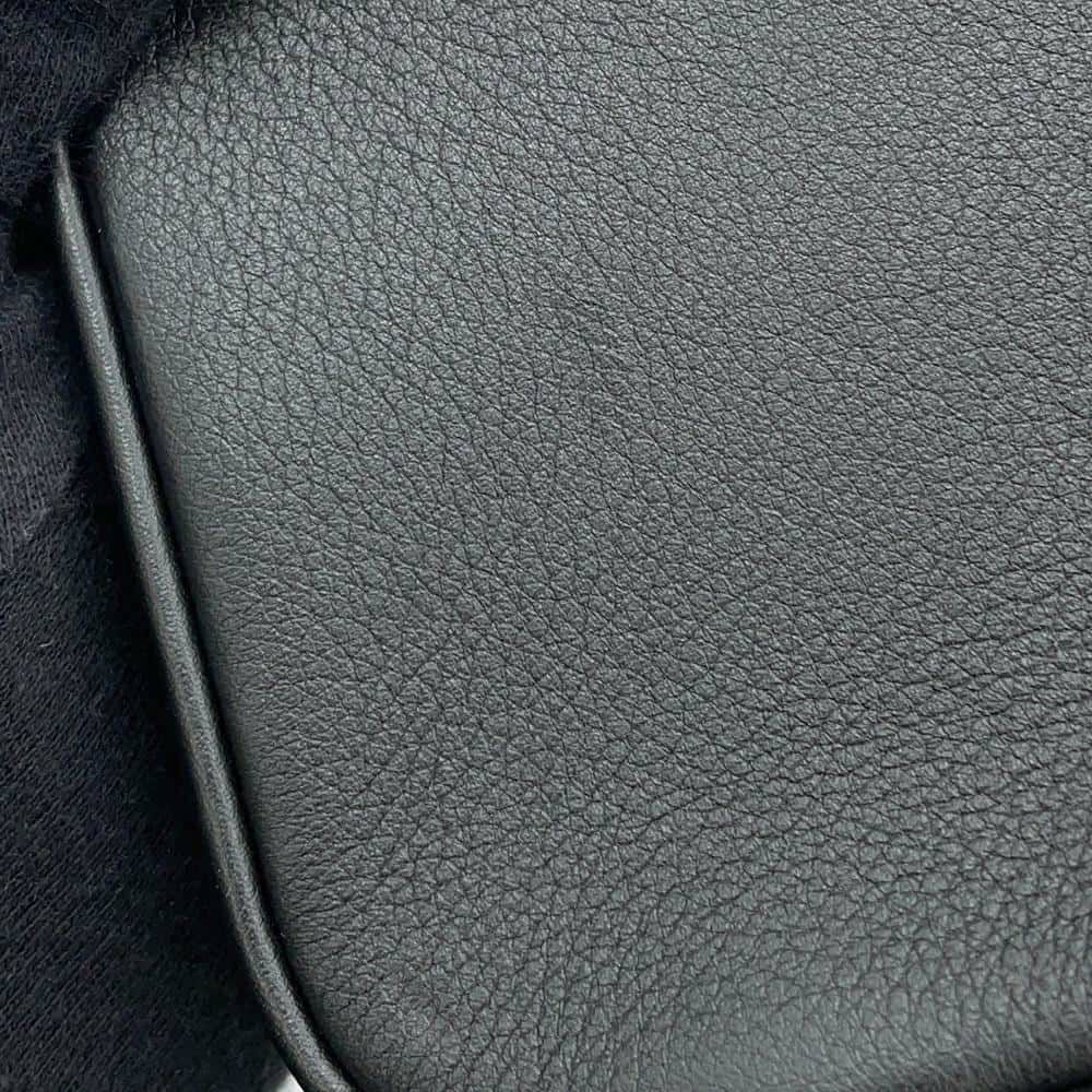 ルイヴィトン ショルダーバッグ カーフレザー ユーティリティ・クロスボディ M80450 LOUIS VUITTON ブラック 黒