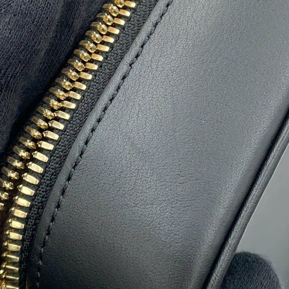 ルイヴィトン ショルダーバッグ カーフレザー ユーティリティ・クロスボディ M80450 LOUIS VUITTON ブラック 黒