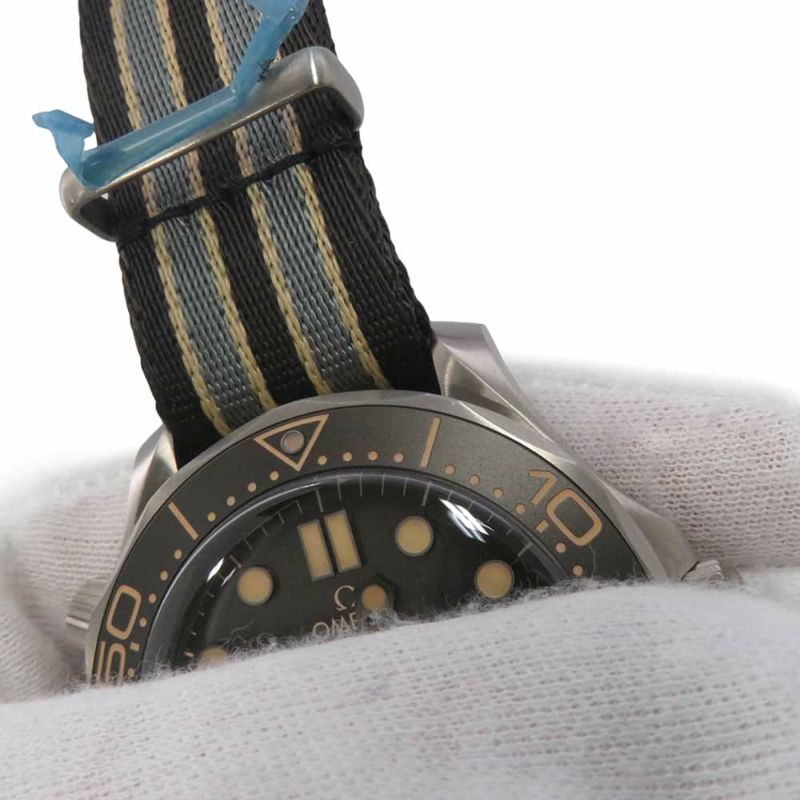 オメガ シーマスター ダイバー 300M 007エディション 210.92.42.20.01.001 OMEGA 腕時計 ブラウン文字盤