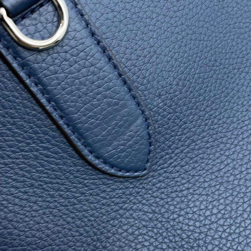 ルイヴィトン トートバッグ カバ・ヴォワヤージュ NV トリヨンレザー M53240 LOUIS VUITTON ヴィトン ショルダーバッグ メンズ