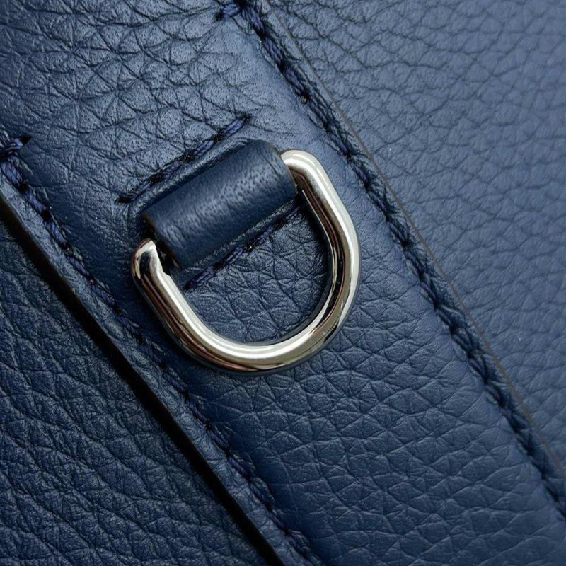 ルイヴィトン トートバッグ カバ・ヴォワヤージュ NV トリヨンレザー M53240 LOUIS VUITTON ヴィトン ショルダーバッグ メンズ