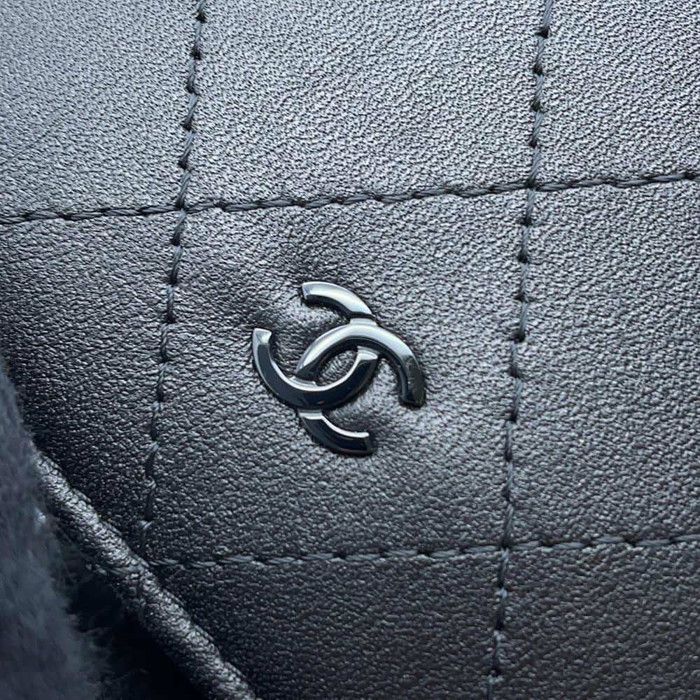 シャネル 二つ折り財布 ココマーク マトラッセ スモールウォレット AP4381 CHANEL 黒