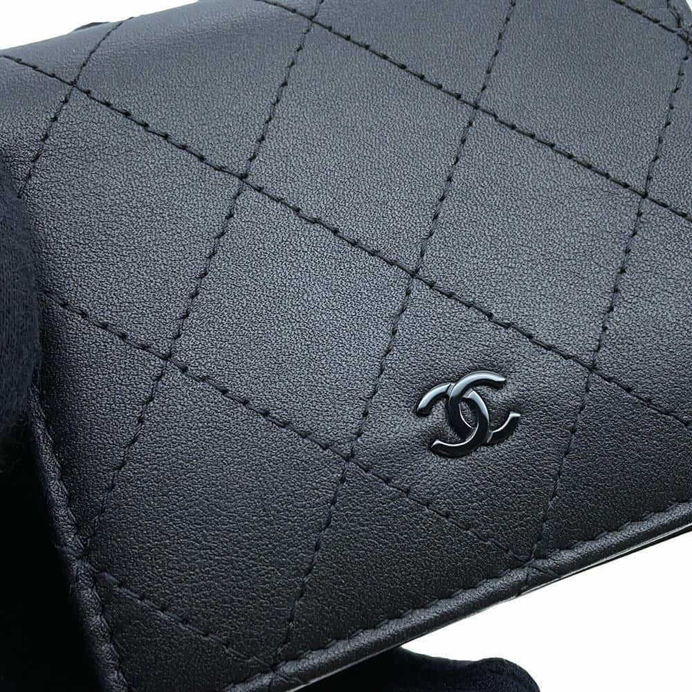 シャネル 二つ折り財布 ココマーク マトラッセ スモールウォレット AP4381 CHANEL 黒