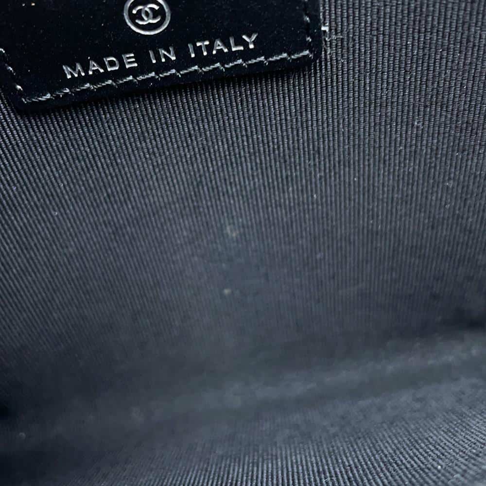 シャネル ポーチ マトラッセ ココマーク トリプルファスナー ソフトキャビアスキン CHANEL 黒